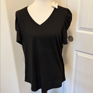 Classic Black V-Neck Short Sleeve Top